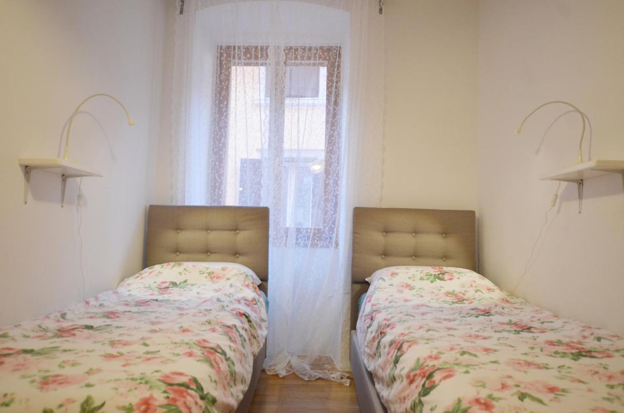 Leko Old Town Apartment Rovigno Esterno foto